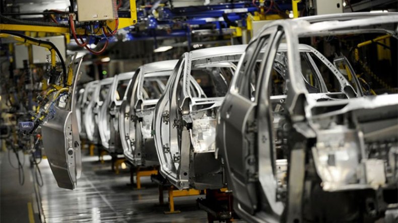 تموين 300 ألف سيّارة بـ40 بالمائة من الأجزاء جزائرية الصُنع