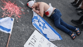 Des milliers de manifestants marchent à Tel-Aviv contre Netanyahu