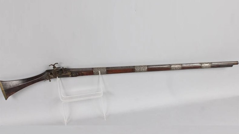 ممتلكات الأمير ملك فرنسي ولا يمكن إعادتها للجزائر!