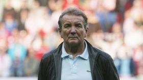 مدرّب شباب بلوزداد الذي مارس الإبهار وبلغ نهائي بطولة أمم أوروبا