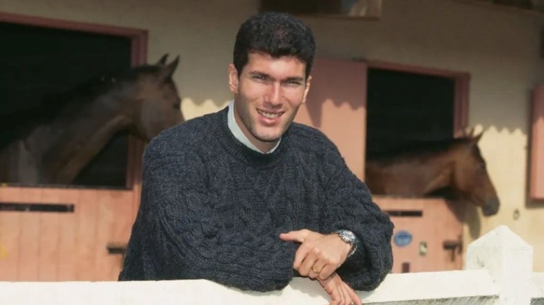 لمّا شارك زيدان في بطولة أمم أوروبا بِعُمر 12 سنة فقط!