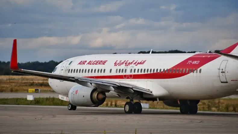 رسميا.. الجوية الجزائرية تطلق رقم أخضر لخدمة الحجاج والمعتمرين