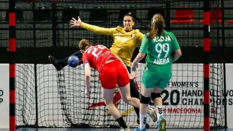 البطولة العالمية لأقل من 20 سنة .. فتيات المنتخب الجزائري ينهزمن في المباراة الأولى
