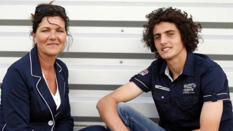 قصّة هذا اللاعب الفرنسي ووالدته تستحقّ أن تتحوّل إلى مسلسل تلفزيوني بوليسي