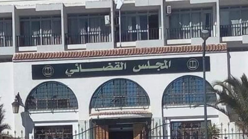 محتال ينتحل صفة مختص في جراحة القلب للإيقاع بضحاياه