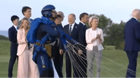 Biden “encore” perdu, déboussolé! Réaction instantanée de Giorgia Meloni (VIDEO)
