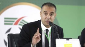 سعدي “يُدغدغ” خصومَه