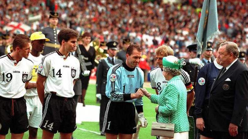 فاكهة صيفية شهيّة.. لكن مُخصَّبة بِأسمدة سياسية ومُعدَّلة جينيّا