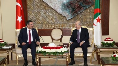 Le président de la République reçoit le vice-président de la République de Turquie