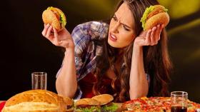 10 آثار ضارة للوجبات السريعة ونصائح لتجنبها