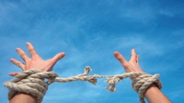 الحرية ضحيّة العصر