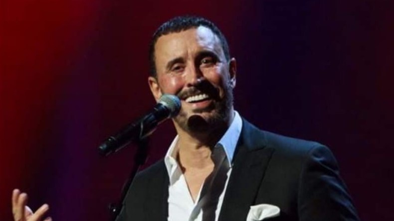 بالفيديو.. رد غير متوقع من كاظم الساهر على معجبة طلبته للزواج!