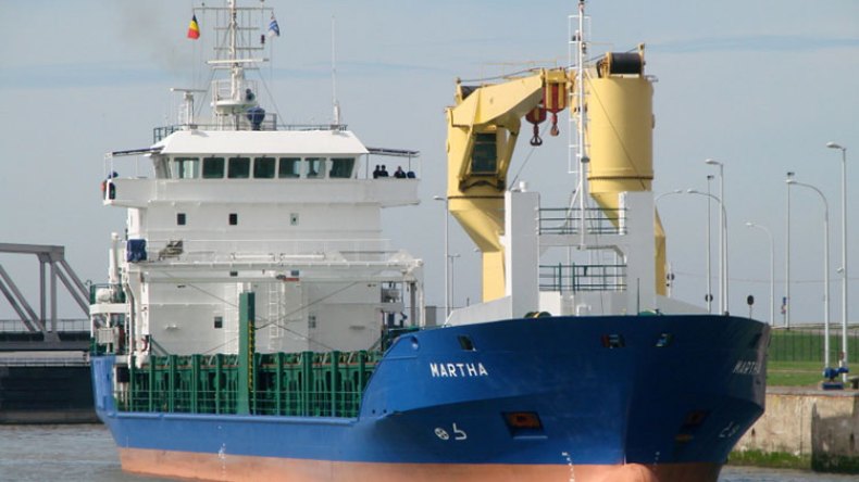 سفينة محملة بالأسلحة للكيان الصهيوني تقترب من مياه المغرب