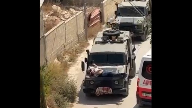 فيديو صادم.. جيش الاحتلال يستخدم جريحًا فلسطينيًا كدرع بشري!