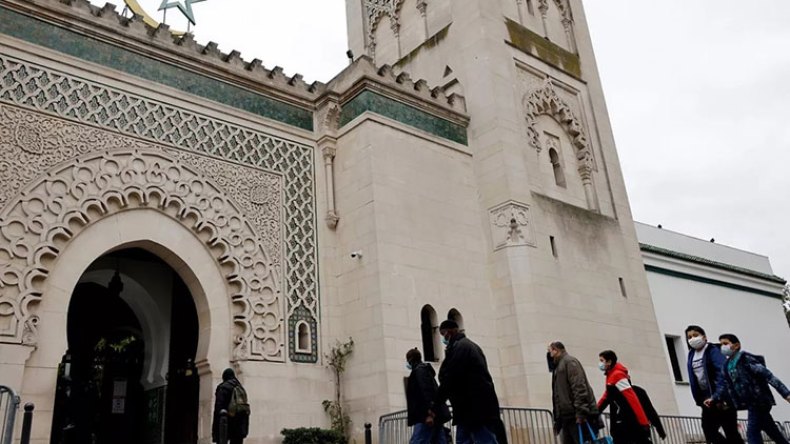 حزب لوبان مرعوب من دعوة مسجد باريس للتصويت ضده