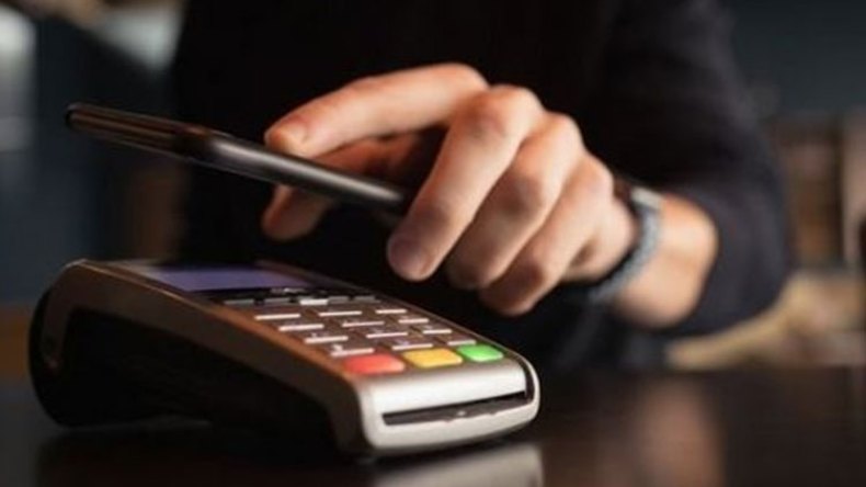 إطلاق خدمة الدفع الآني والبيني عبر الهاتف النقال