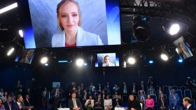 ظهور نادر لابنتي الرئيس الروسي فلاديمير بوتين يثير التساؤلات!