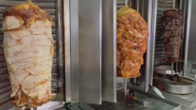 حجز قناطير من “الشاورما” المشبعة بمحلول حفظ الجثث في وهران