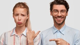 رجال في رحلة البحث عن الأنوثة ونساء يتحسرن على غياب الرجولة