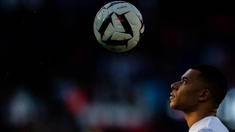 Mbappé signe au Real Madrid pour cinq ans