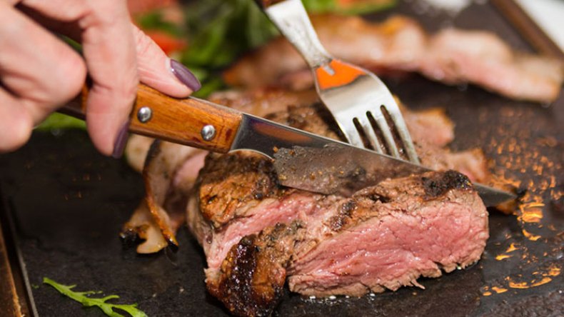 احذروا.. الإفراط في أكل اللحوم الحمراء بداية لأمراض خطيرة!