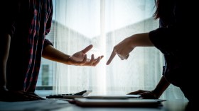 الخيانة المالية بين الزوجين.. خديعة تماثل الخيانة الجسدية