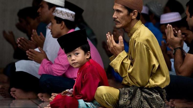 بينها 3 بلدان عربية.. هذه الدول تحتفل اليوم الاثنين بأول أيام العيد