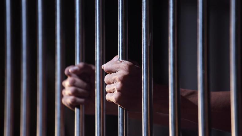 الحبس المؤقت لـ3 متّهمين بقتل شخص بمنزله وسرقة سيارته في جيجل