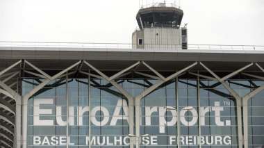 Bâle-Mulhouse: L’aéroport évacué en raison d’une alerte à la bombe