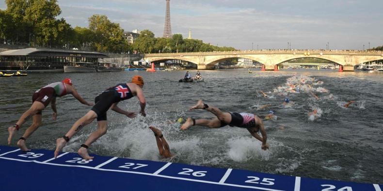 JO/Paris: La compétition de triathlon masculin reportée pour “raisons sanitaires”