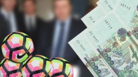 محترفون عائدون وصفقات خيالية “تلتهم” أموال أندية البحبوحة