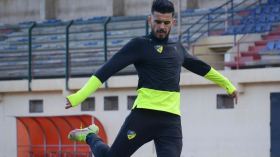 مقدم يقترب من شبيبة القبائل