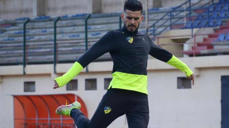 مقدم يقترب من شبيبة القبائل