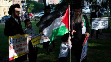 يهود شرفاء ومنصفون!