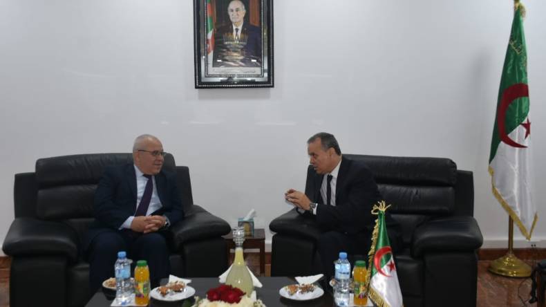 مشروع إنجاز صومعة لتخزين الحبوب بقدرة استيعاب 100 ألف طن