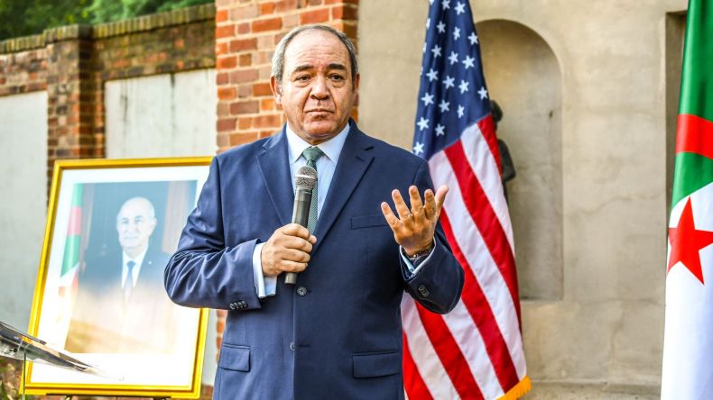 بوقدوم يحثّ “الأجيال الصاعدة” على مواصلة التمسّك ببناء جزائر قوية ومزدهرة