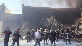 إخماد حريق بمستودع لتخزين المواد الكيميائية في البليدة (صور)