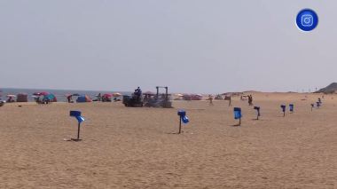 تجهيزات جديدة لتنظيف شواطئ العاصمة.. المصطافون مطالبون بتحسين سلوكهم تجاه البيئة