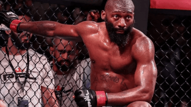 Quand un combattant MMA prend la défense des Arabes et défie un joueur du XV de France!