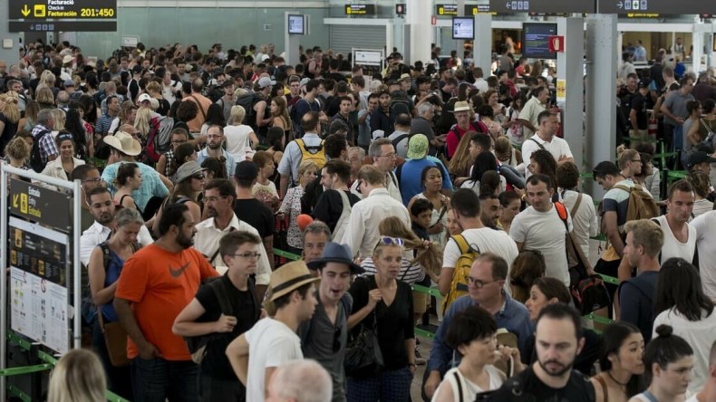 Panne informatique mondiale: Aéroports, chemins de fer, banques… Des entreprises du monde entier paralysées