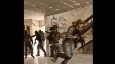 Quand une souris fait fuir des soldats d’occupation à Ghaza! (VIDEO)