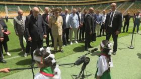 بِالفيديو: إدارة نادي شبيبة القبائل تُكرّم الرّئيس تبون