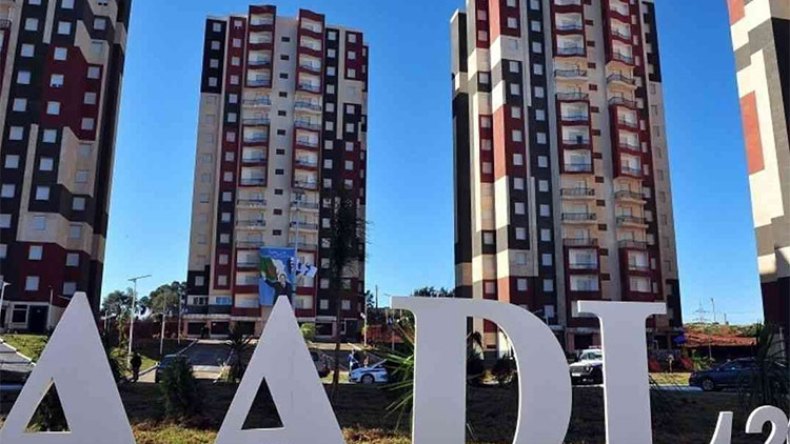 جزائريون “يستنفرون” للتسجيل مع الأوائل في “عدل 3”