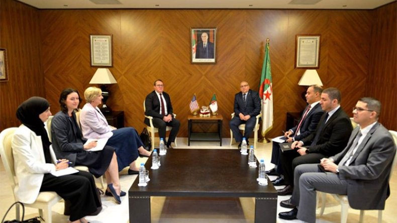 تنسيق أمريكي – جزائري لمنع التدهور في ليبيا