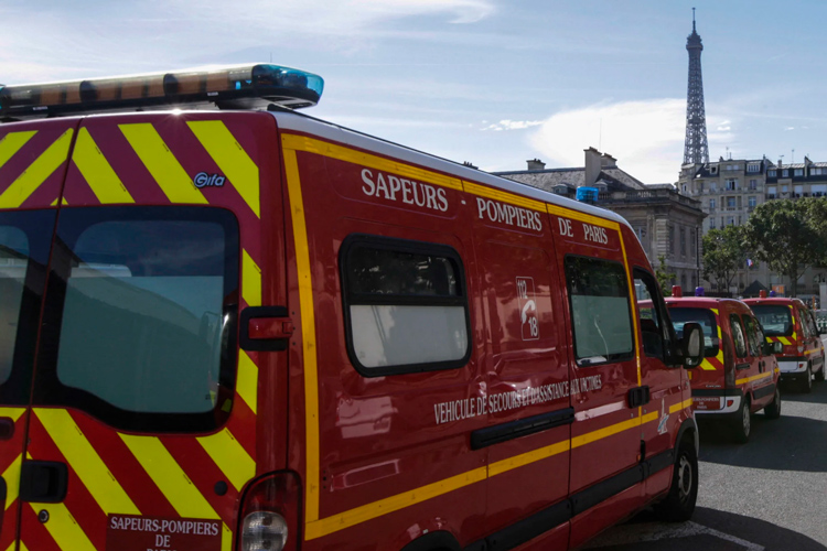 Paris: un père jette ses enfants par la fenêtre puis se suicide