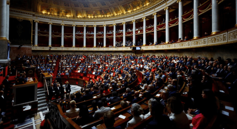 Assemblée nationale française: majorité pour la gauche, aucun poste clé pour le RN!