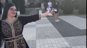 بالفيديو.. طالبة جزائرية تتخرج من جامعة روسية بالقفطان الجزائري!