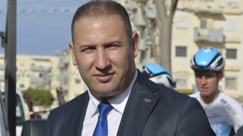 فيلم “الأزرق الكبير”.. للمخرج خير الدين برباري!