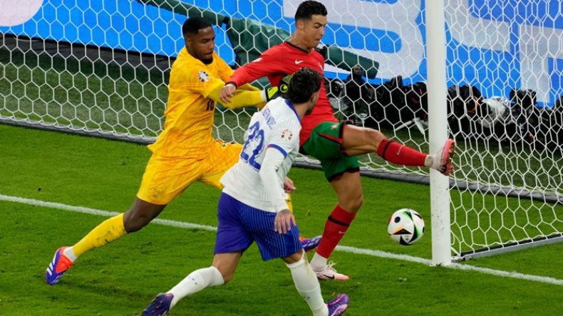 رونالدو يُودّع بطولة أمم أوروبا