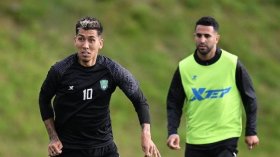 بِالصّور: زميل محرز أصبح “قَسًّا”